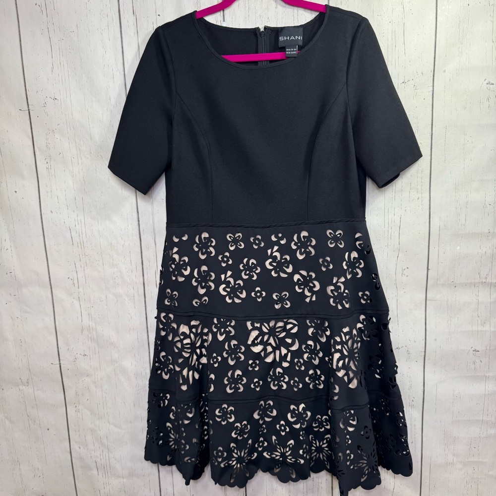 Shani Black Laser Cut Floral Dress Fit & Flare Cocktail Party Size 12 Elegant